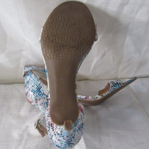 B P Open Toe, Strappy Sandals, Size 10 - Picture 5 of 5